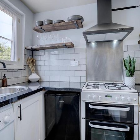 Stunning Designer Apartment In An Ancient Building Норвич Экстерьер фото